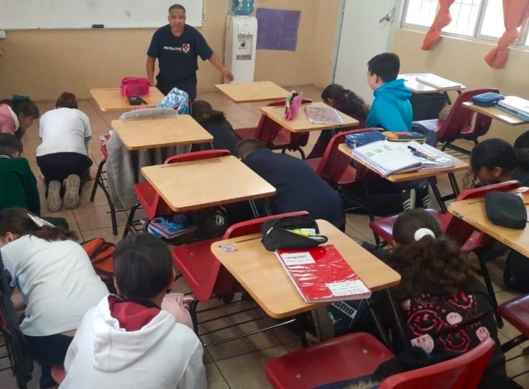 Imparte Protección Civil pláticas de prevención en la escuela Héroes de la Constitución