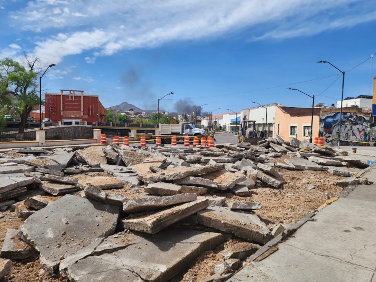 ¡Provoca caos!, obra de Gobierno del Estado en el estacionamiento del Gómez Morín