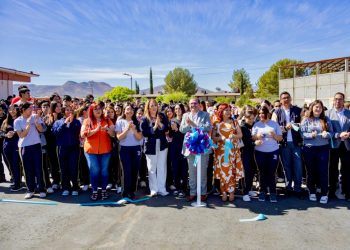 Alcalde Salvador Calderón cumple compromiso con la educación al inaugurar estacionamiento del CBTis 228