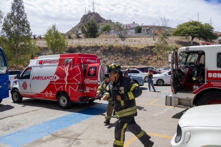 Realiza el Gobierno de Parral simulacro de incendio con lesionado en la Presidencia Municipal