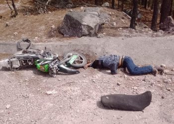 Fallece motociclista en trágico accidente en la carretera de Guachochi a Rocheachi