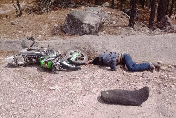 Fallece motociclista en trágico accidente en la carretera de Guachochi a Rocheachi