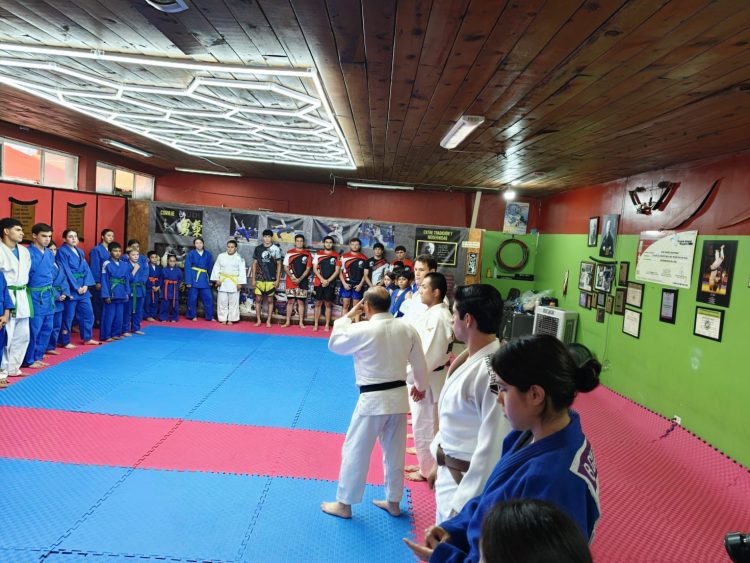 Intensa jornada de aprendizaje sobre el tatami en el Club Judo Kan Parral