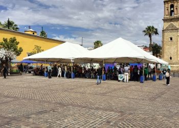Ambiente familiar en la Plaza de la Identidad previo a la inauguración del Mundial 2026