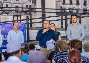 Fortalecen Municipio y Estado apoyo alimentario para 830 familias de Parral
