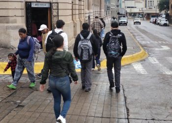 ¡A sacar las chamarras! El frío comienza a sentirse en Parral