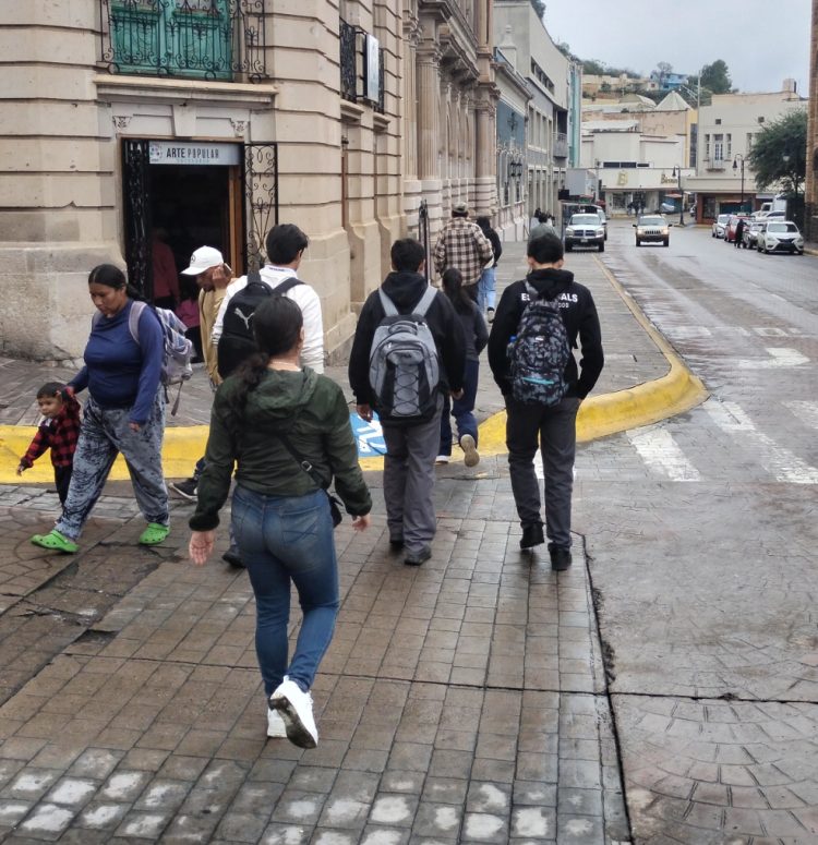 ¡A sacar las chamarras! El frío comienza a sentirse en Parral