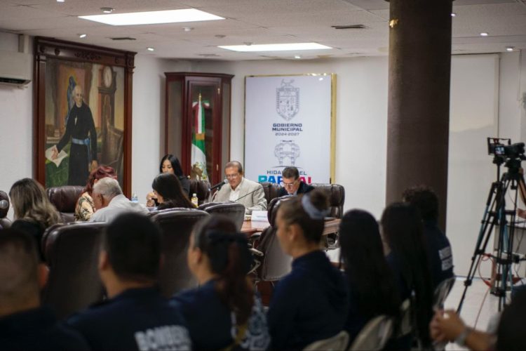 Cabildo aprueba 380 mil pesos para el equipamiento del Heroico Cuerpo de Bomberos de Parral y avanza en una deuda histórica